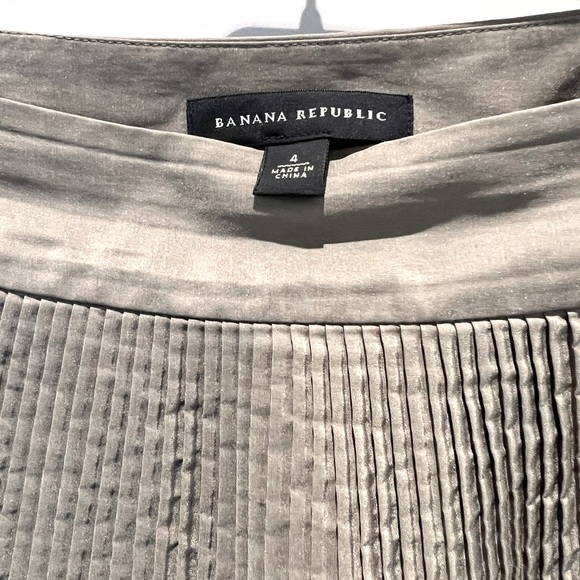 🖤 Beautiful & elegant full skirt in pewter grey. Knee length $ with lining. - Picture 5 of 7